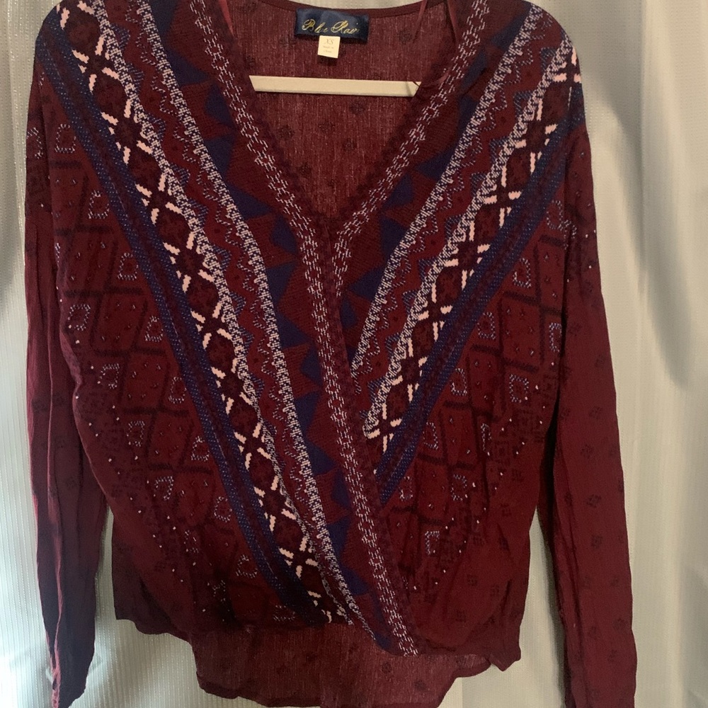 Cute thin flowy top!